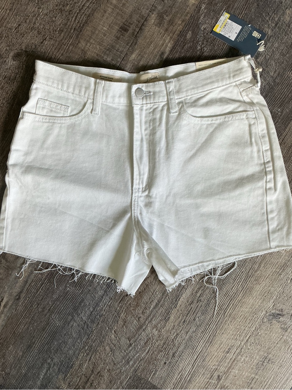 NWT Universal Thread White Boyfriend Denim Frayed Hem Shorts